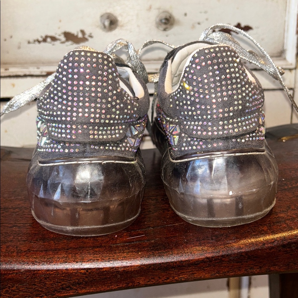 La Sheelah Women's Sparkly
Rhinestone Studded Faux SuedeTrainers size 9 - Picture 4 of 6